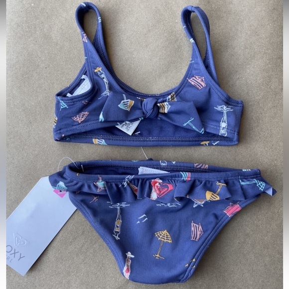 Roxy Blue Bikini NWT Fun Prints Set
🆕NEW ROXY Girl Bikini Size 2 - Picture 1 of 4
